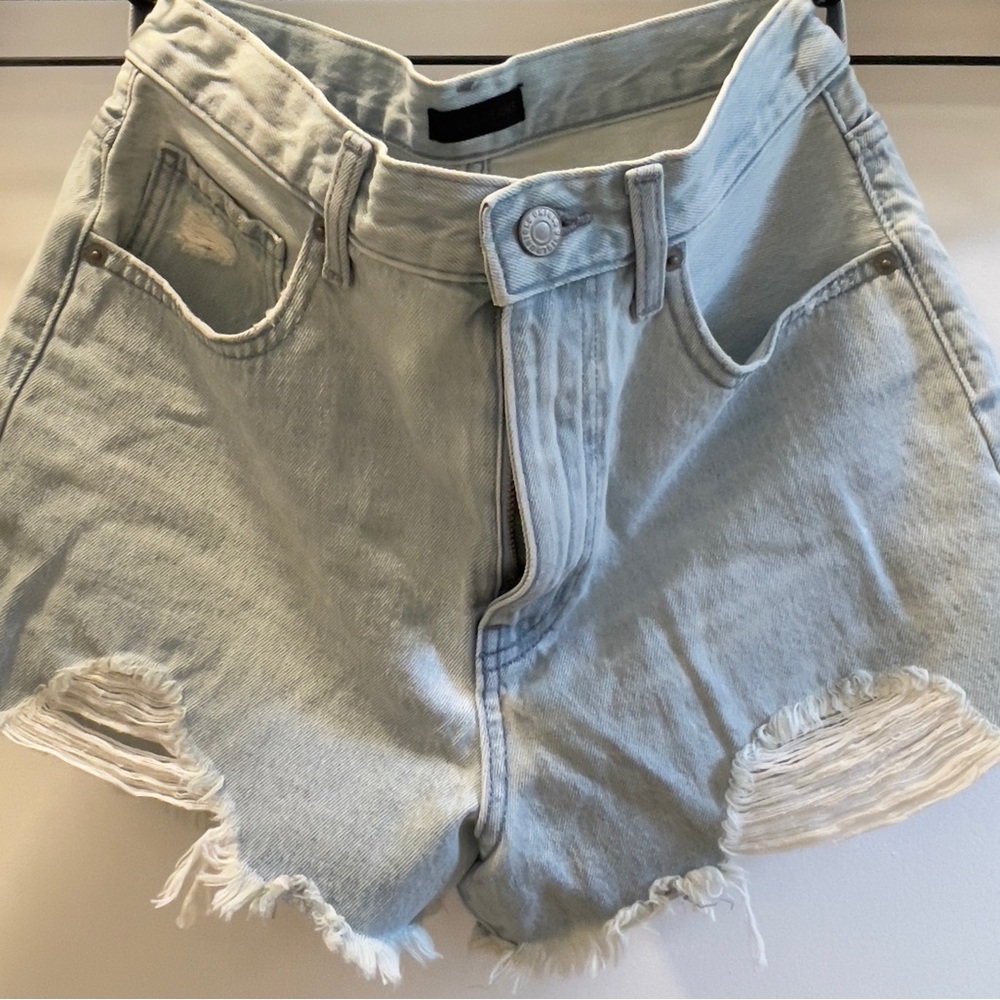Uniqlo Blue Jean Shorts High-Waisted Relaxed Fit